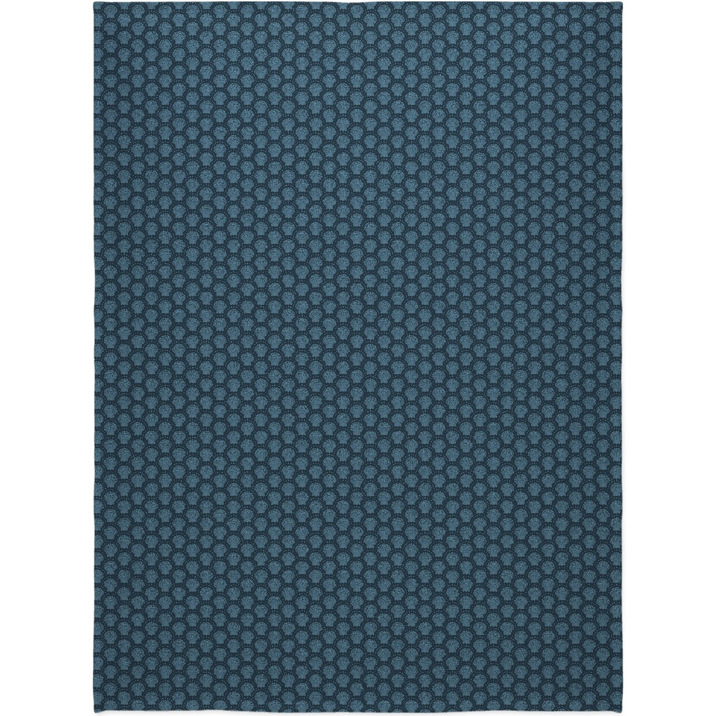 Pretty Scallop Shells - Navy Blue Blanket, Fleece, 60x80, Blue