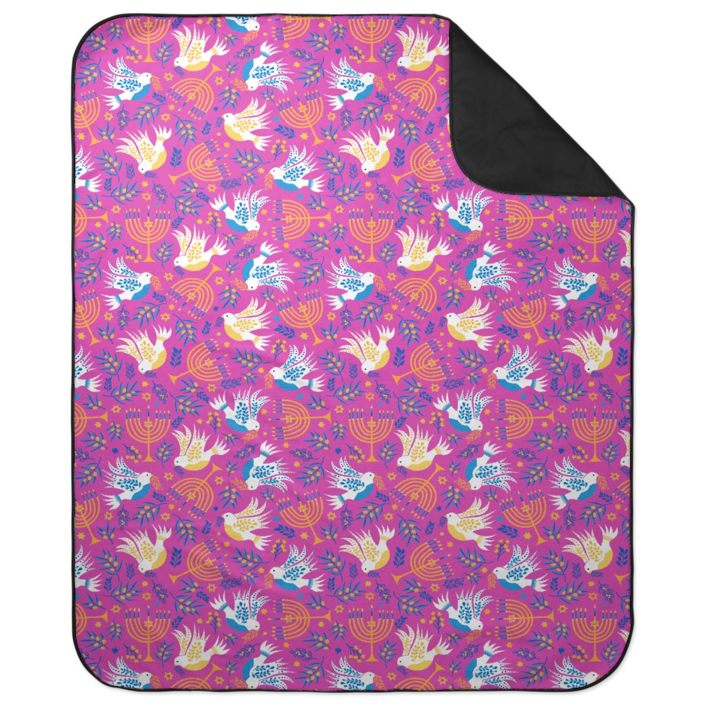 Hanukkah Birds Menorahs Picnic Blanket, Pink
