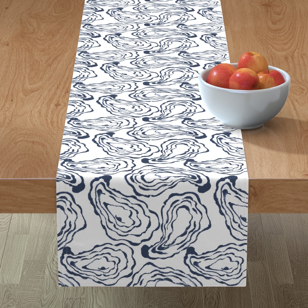 Oysters Paisley - Navy Table Runner, 108x16, Blue